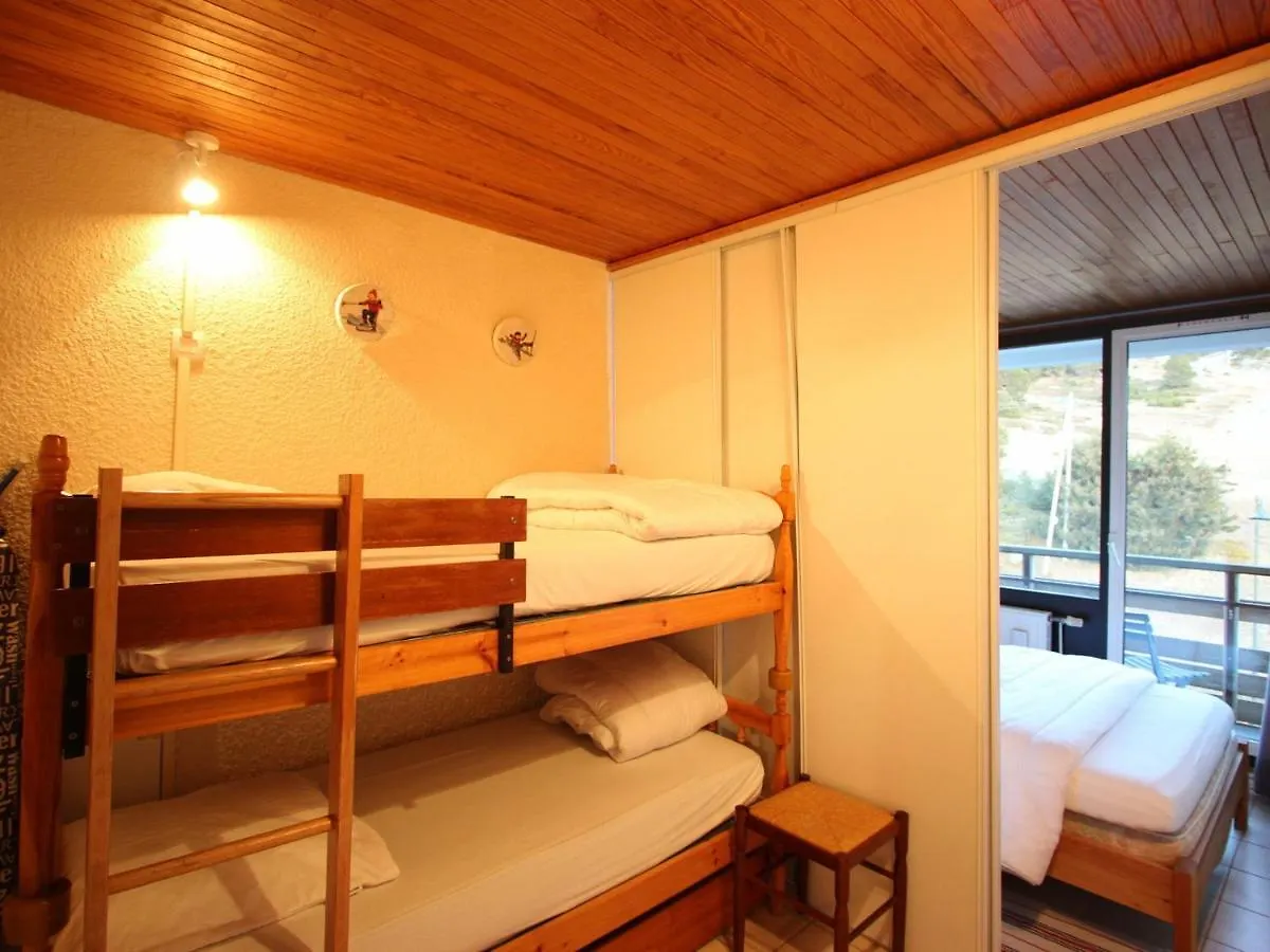 Charmant T2 Cabine Au Pied Des Pistes A Chamrousse - Fr-1-549-82